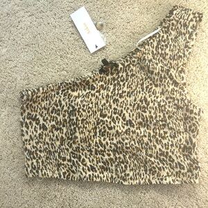 NWT Aakaa one shoulder top in size L